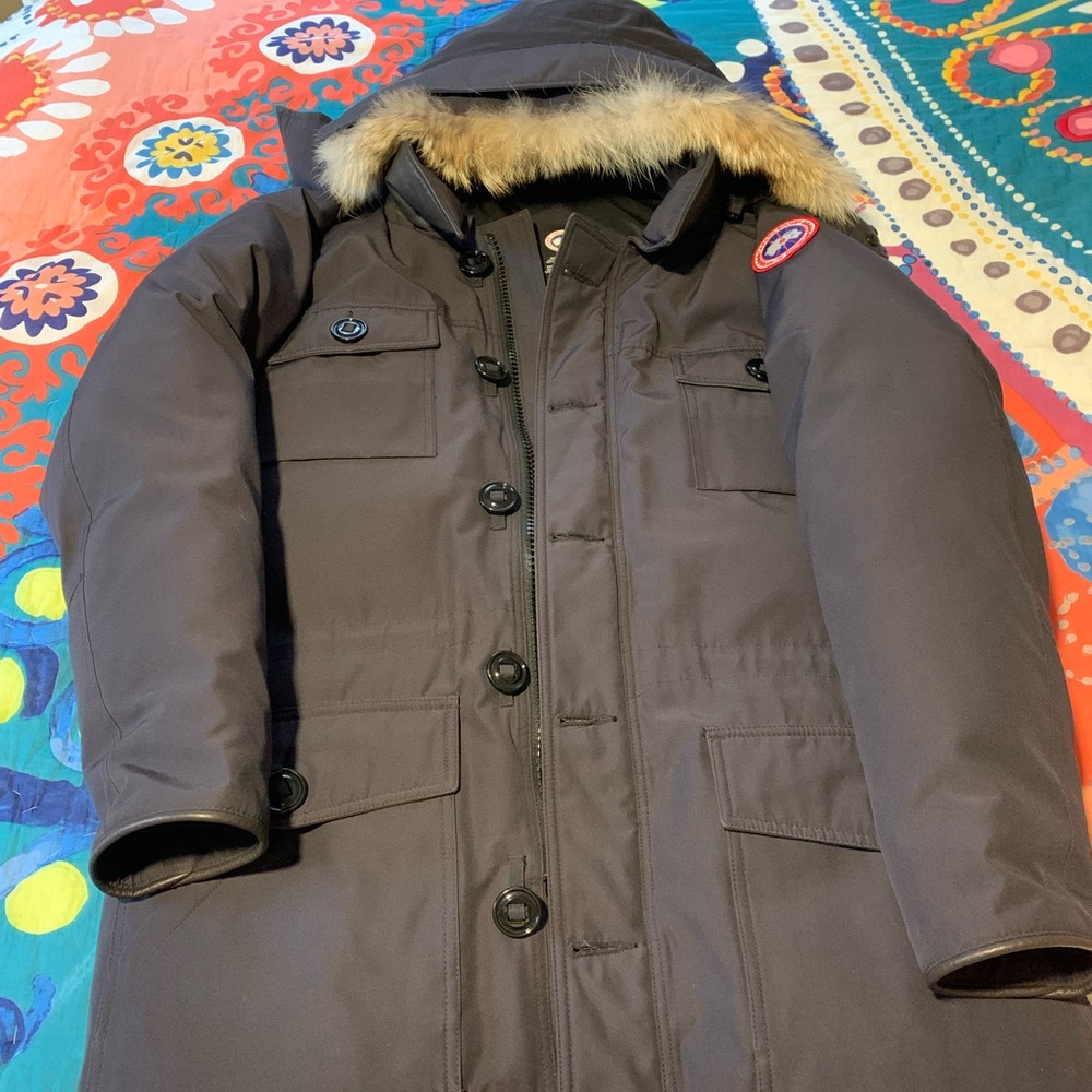 Canada Goose Banff Parka Mens Jacket with Fur hood, Size - Large, Color - Navy
